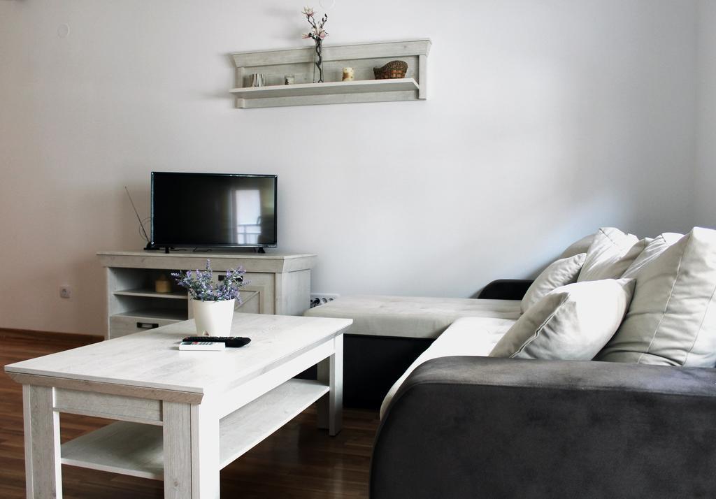 Leonis Belgrade